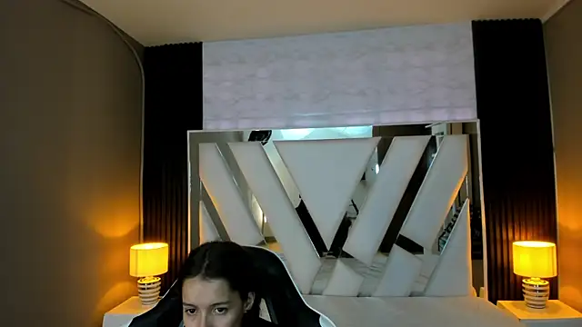 Linda4Petite online show from 15, 2, 2026