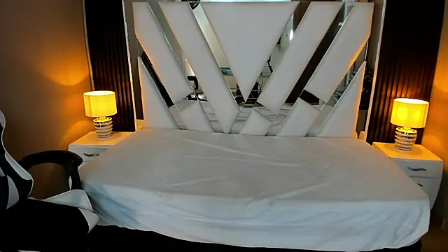 Linda4Petite online show from 16, 2, 2026