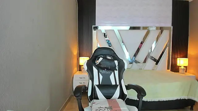 Linda4Petite online show from 10, 4, 2026