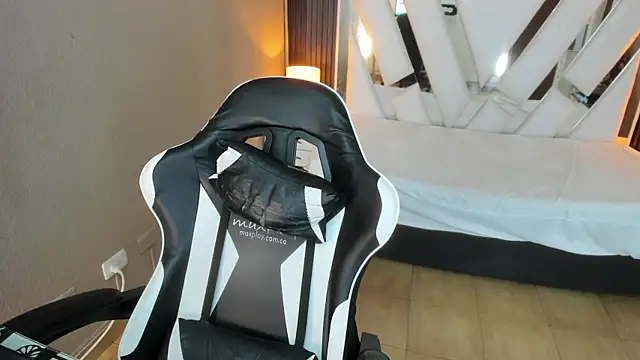 Linda4Petite online show from 21, 4, 2026