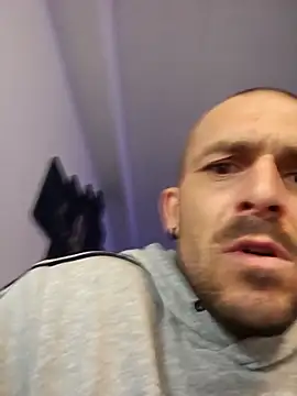 Snapshot of Afti2828 chatting on 18, 11, 2025 Afti2828 online show from 18, 11, 2025