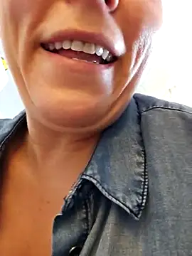 Snapshot of Ellie-L-Elizabeth chatting on 24, 2, 2025 Ellie-L-Elizabeth online show from 24, 2, 2025