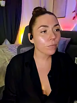 Snapshot of Ellie-L-Elizabeth chatting on 12, 3, 2025 Ellie-L-Elizabeth online show from 12, 3, 2025