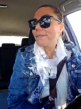 Snapshot of Ellie-L-Elizabeth chatting on 22, 3, 2025 Ellie-L-Elizabeth online show from 22, 3, 2025