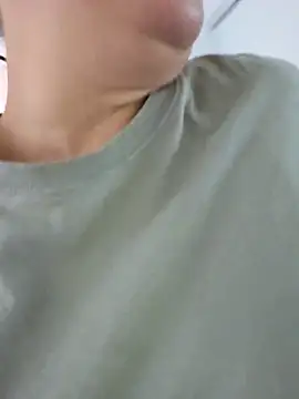 Snapshot of Ellie-L-Elizabeth chatting on 19, 9, 2025 Ellie-L-Elizabeth online show from 19, 9, 2025