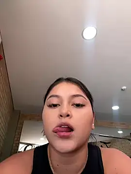 lunablossom  online show from 31, 12, 2024