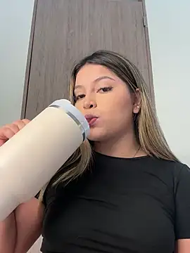 lunablossom  online show from 11, 1, 2025