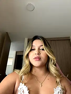 lunablossom  online show from 20, 9, 2025