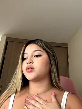 lunablossom  online show from 4, 10, 2025