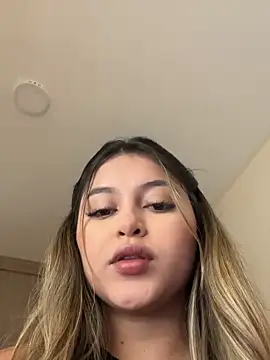 lunablossom  online show from 30, 11, 2025