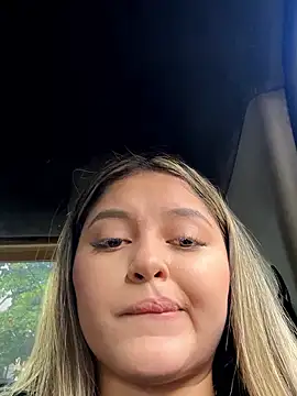 lunablossom  online show from 17, 1, 2026