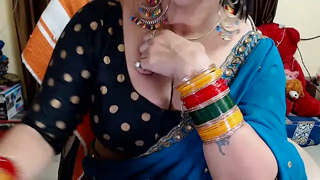 Snapshot of Naughty_Kashish chatting on 7, 12, 2024 Naughty Kashish online show from 7, 12, 2024