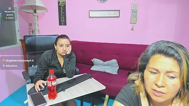 Snapshot of lesbiancuple chatting on 10, 10, 2025 lesbiancuple online show from 10, 10, 2025