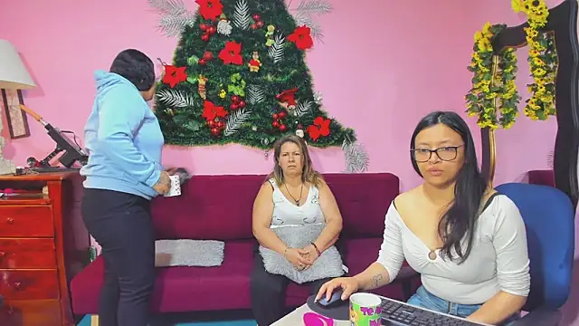 Snapshot of lesbiancuple chatting on 2, 2, 2026 lesbiancuple online show from 2, 2, 2026