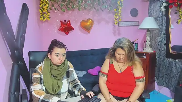 Snapshot of lesbiancuple chatting on 6, 3, 2026 lesbiancuple online show from 6, 3, 2026