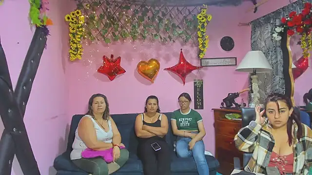 Snapshot of lesbiancuple chatting on 17, 3, 2026 lesbiancuple online show from 17, 3, 2026