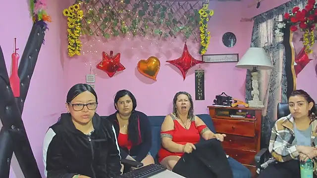 Snapshot of lesbiancuple chatting on 20, 3, 2026 lesbiancuple online show from 20, 3, 2026