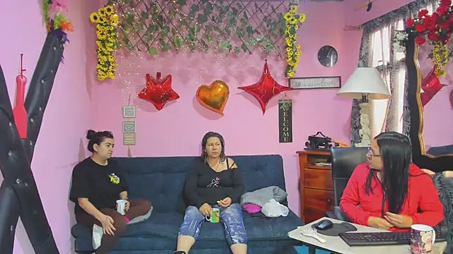 Snapshot of lesbiancuple chatting on 21, 3, 2026 lesbiancuple online show from 21, 3, 2026