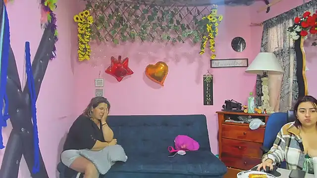 Snapshot of lesbiancuple chatting on 27, 3, 2026 lesbiancuple online show from 27, 3, 2026