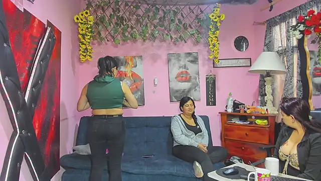 Snapshot of lesbiancuple chatting on 1, 4, 2026 lesbiancuple online show from 1, 4, 2026