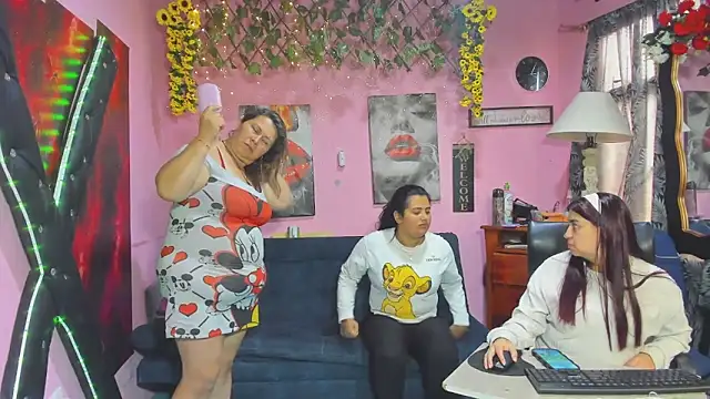 Snapshot of lesbiancuple chatting on 2, 4, 2026 lesbiancuple online show from 2, 4, 2026