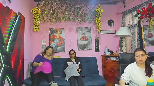 Snapshot of lesbiancuple chatting on 7, 4, 2026 lesbiancuple online show from 7, 4, 2026