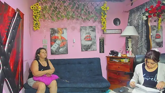 Snapshot of lesbiancuple chatting on 14, 4, 2026 lesbiancuple online show from 14, 4, 2026