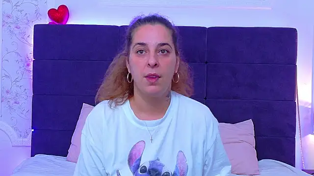 Snapshot of KarinaNoir chatting on 13, 7, 2026 KarinaNoir online show from 13, 7, 2026
