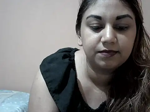 Snapshot of bellachow10 chatting on 29, 11, 2025 bellachow10 online show from 29, 11, 2025