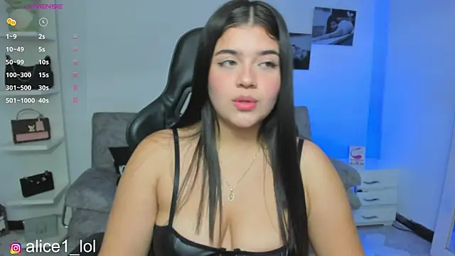 Snapshot of candy_alicee chatting on 22, 11, 2025 candy alicee online show from 22, 11, 2025