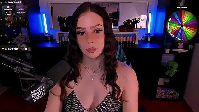 SofiRusselle online show from 13, 11, 2025