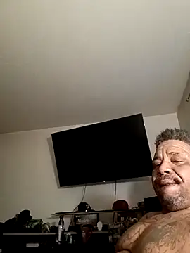 yellowwetfox online show from 5, 1, 2025