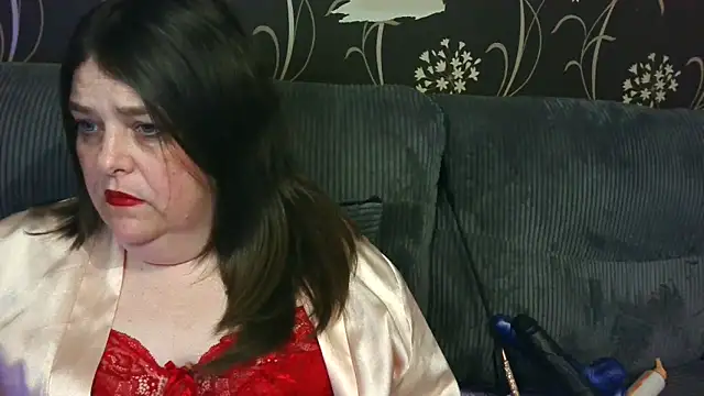 HouseWifeWhore Milf online show from 10, 4, 2026