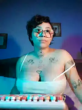 Lilmuh  online show from 15, 12, 2024