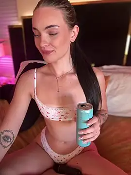 Snapshot of KarissaChantelle chatting on 19, 6, 2026 KarissaChantelle online show from 19, 6, 2026