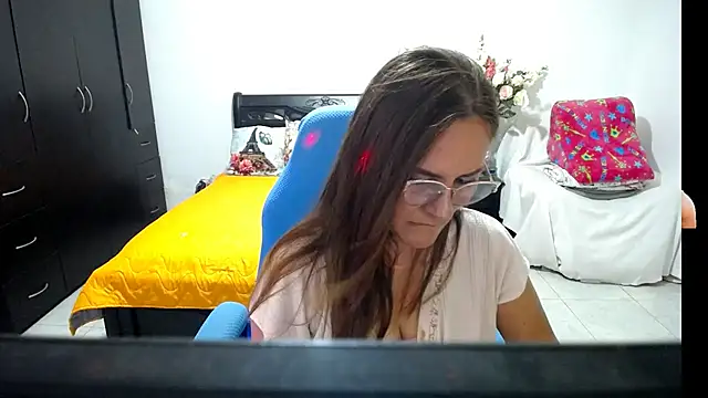 Snapshot of Xiimen chatting on 8, 10, 2025 Xiimen online show from 8, 10, 2025