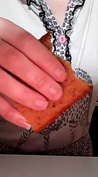 Moi Lina online show from 6, 1, 2025