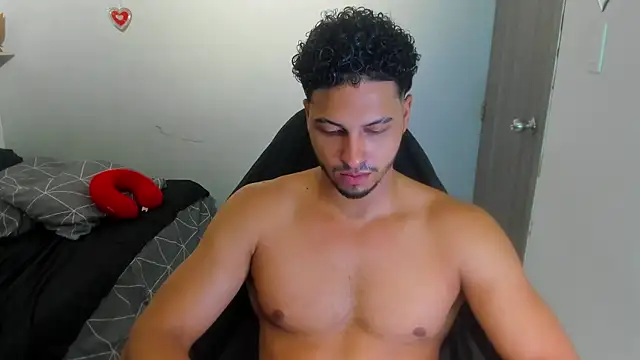 Snapshot of Kris_Khalifa69 chatting on 8, 7, 2026 Kris Khalifa69 online show from 8, 7, 2026