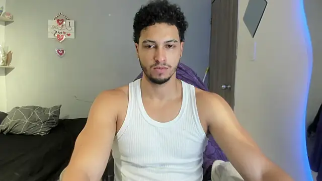 Snapshot of Kris_Khalifa69 chatting on 15, 7, 2026 Kris Khalifa69 online show from 15, 7, 2026