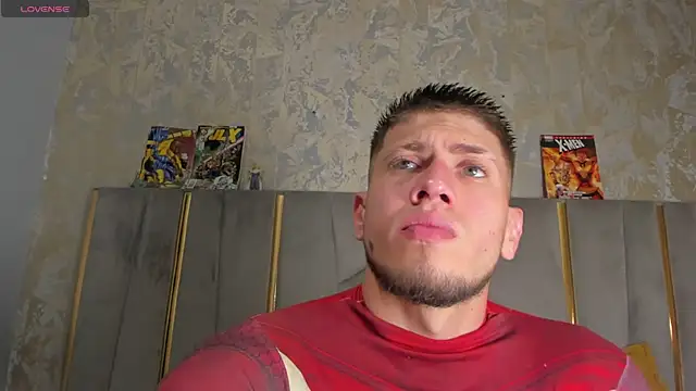 Snapshot of SebastianMaximoff chatting on 8, 11, 2025 SebastianMaximoff online show from 8, 11, 2025