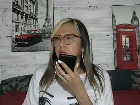 divahot08 online show from 6, 1, 2025