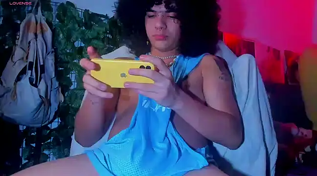 Snapshot of sweetvond_ chatting on 4, 3, 2025 sweetvond  online show from 4, 3, 2025