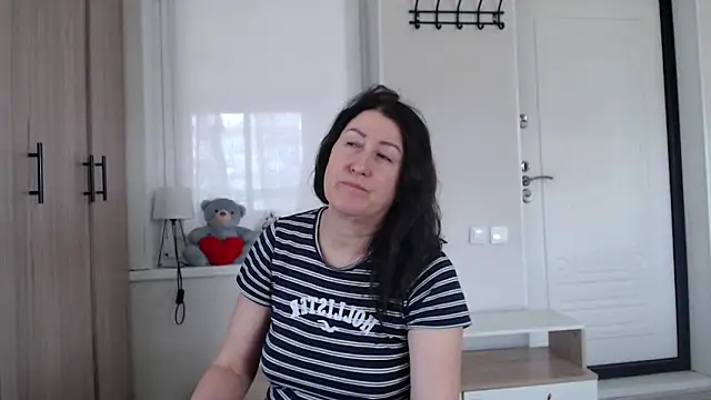 Snapshot of increible_della chatting on 30, 4, 2026 increible della online show from 30, 4, 2026
