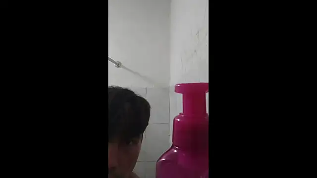 Snapshot of Luisoon001 chatting on 10, 11, 2025 Luisoon001 online show from 10, 11, 2025