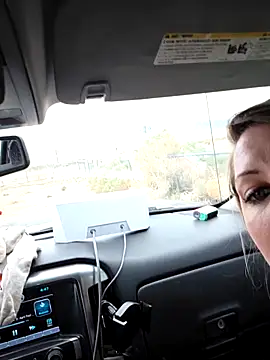 SheIsSomething online show from 10, 4, 2026