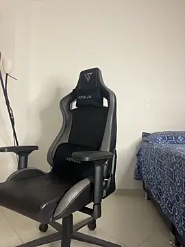 Snapshot of steven_smith05 chatting on 7, 10, 2025 steven smith05 online show from 7, 10, 2025