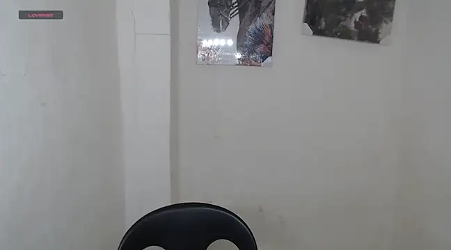 Snapshot of shecutie69 chatting on 11, 1, 2025 shecutie69 online show from 11, 1, 2025