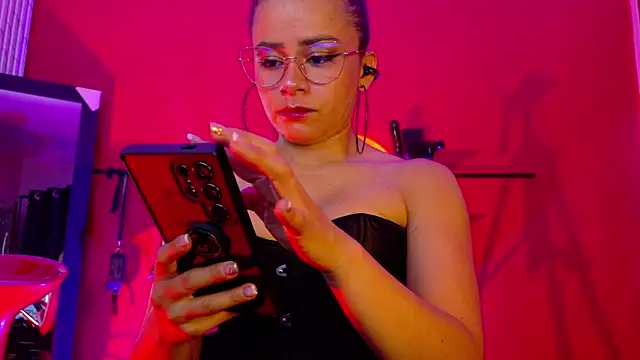 Snapshot of MistressSlut1 chatting on 12, 11, 2025 MistressSlut1 online show from 12, 11, 2025