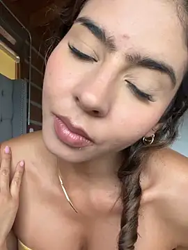 Snapshot of RouseColins chatting on 18, 12, 2025 RouseColins online show from 18, 12, 2025