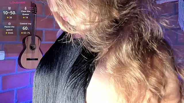 Snapshot of RouseColins chatting on 12, 2, 2026 RouseColins online show from 12, 2, 2026